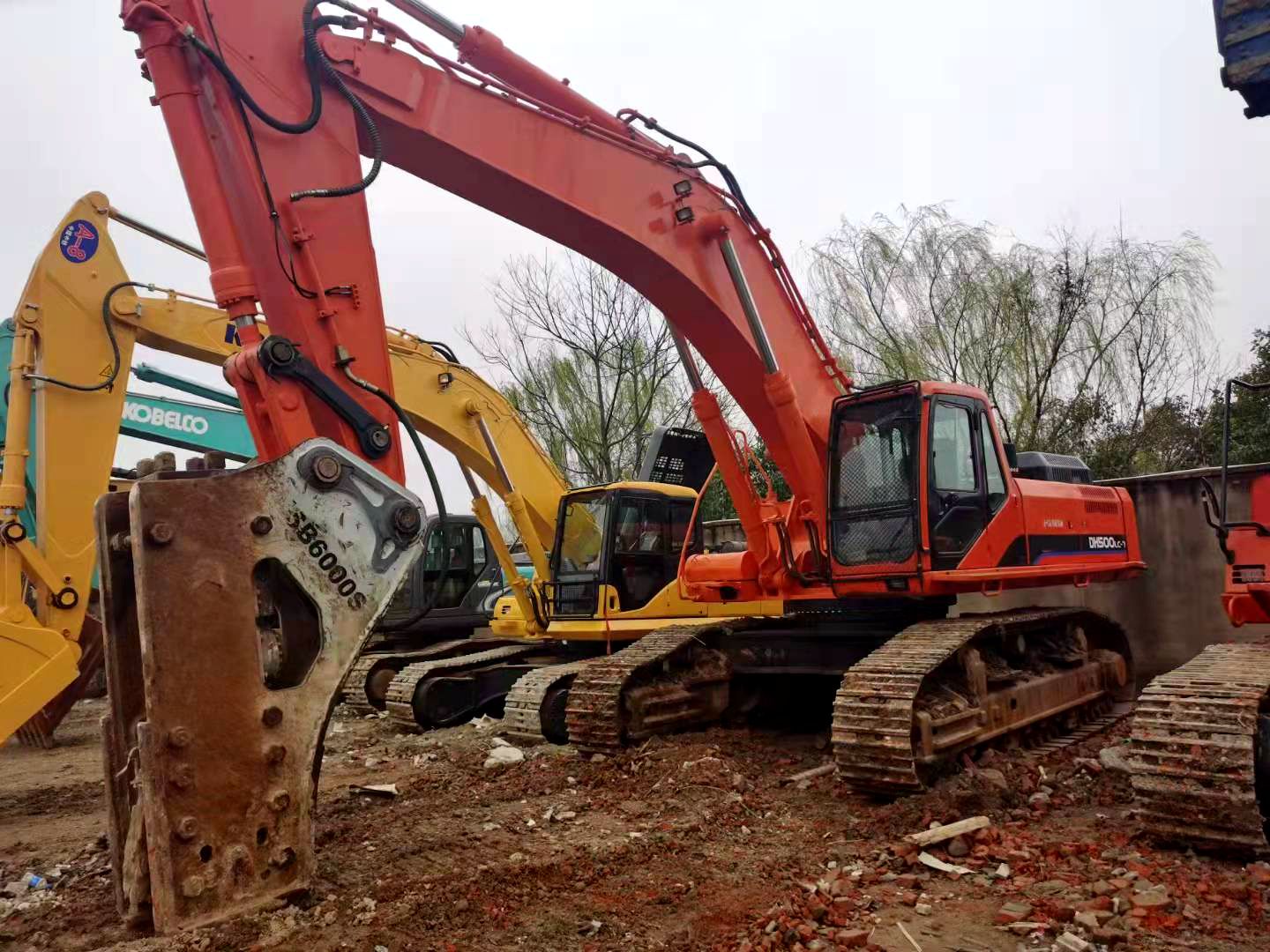 Doosan DH500LC-7 excavator