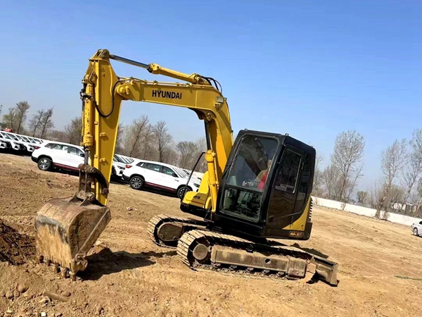 Hyundai R80 used excavator