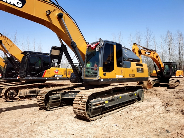 XCMG 370 excavator