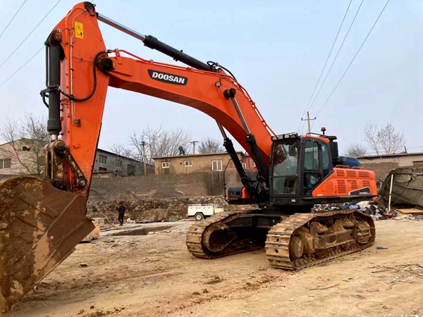 2020 Doosan DX520LC-9C excavator