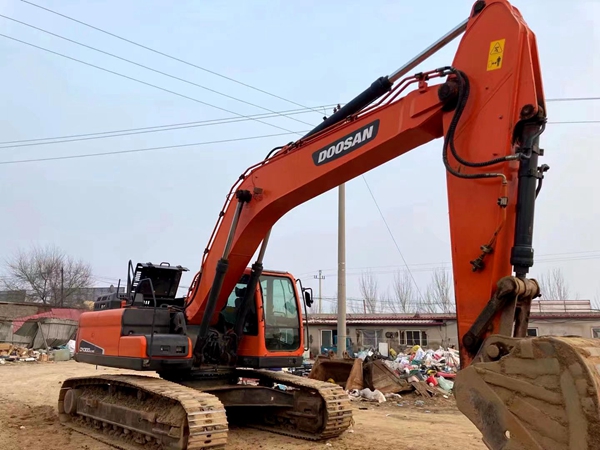 2020 Doosan DX300LC-9C excavator