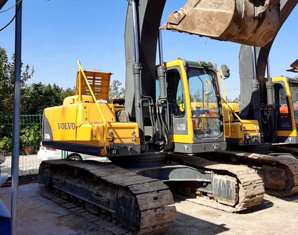 Volvo EC210BLC excavator