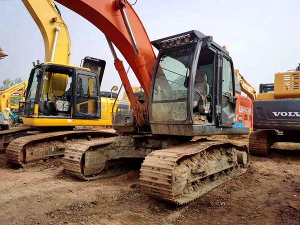 Hitachi ZX200-3 excavator