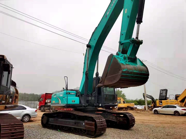 Kobelco SK350-8 excavator