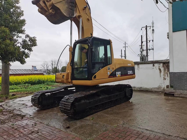 Caterpillar CAT320C excavator