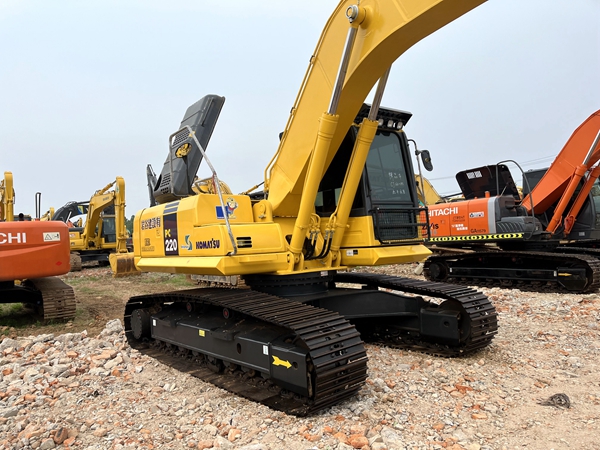 Komatsu PC220-8 excavator