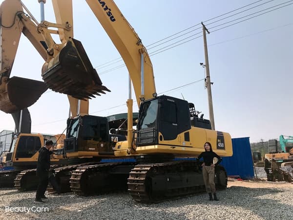 Komatsu PC450-8 excavator