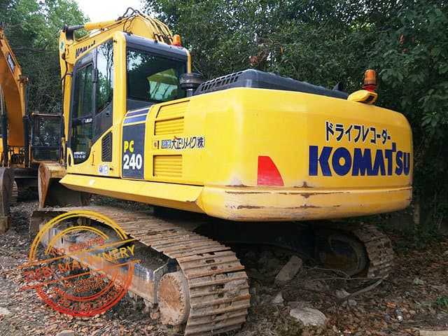 Komatsu PC240-8 Excavator