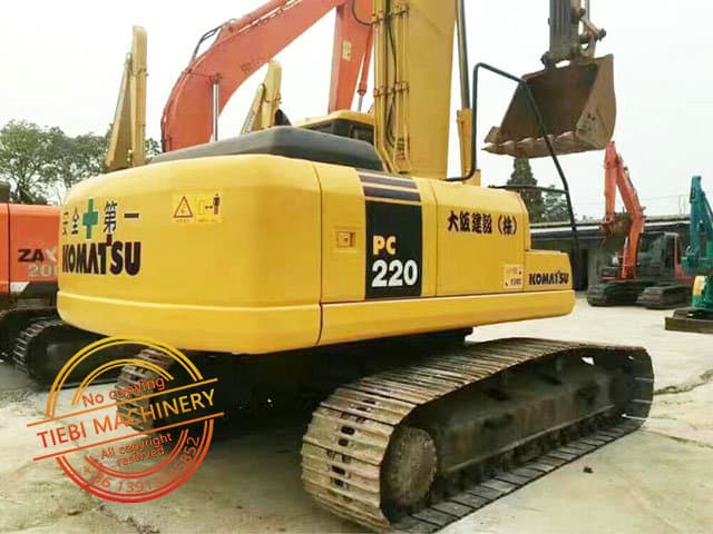 Komatsu PC220-7 Excavator
