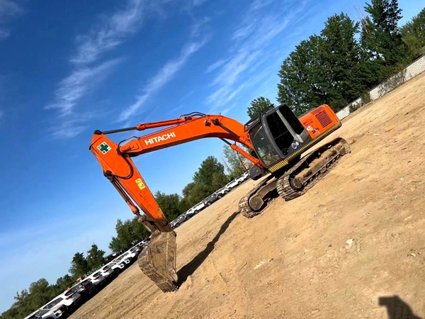 Hitachi ZX200-3 excavator