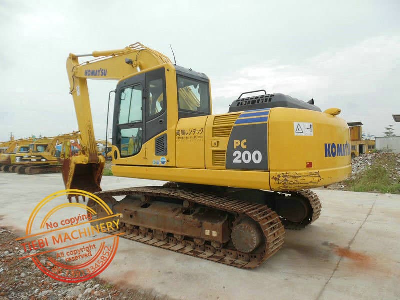 Komatsu PC200-8 Excavator
