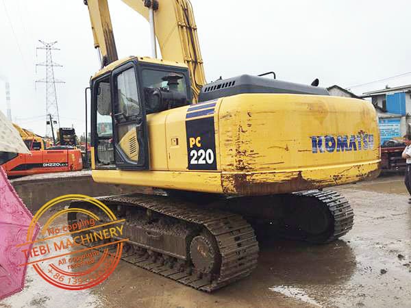 Komatsu PC220-7 Excavator