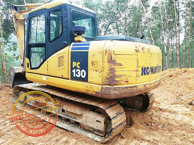 Komatsu PC130-7 Excavator