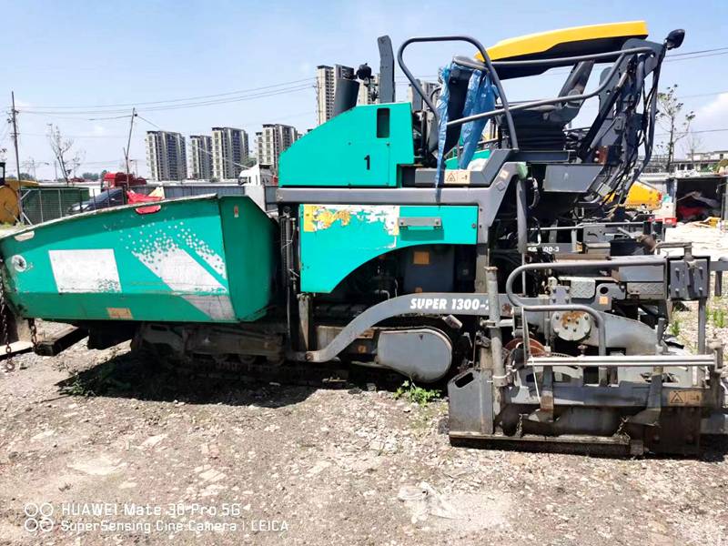 Vogele 1300-2 asphalt paver