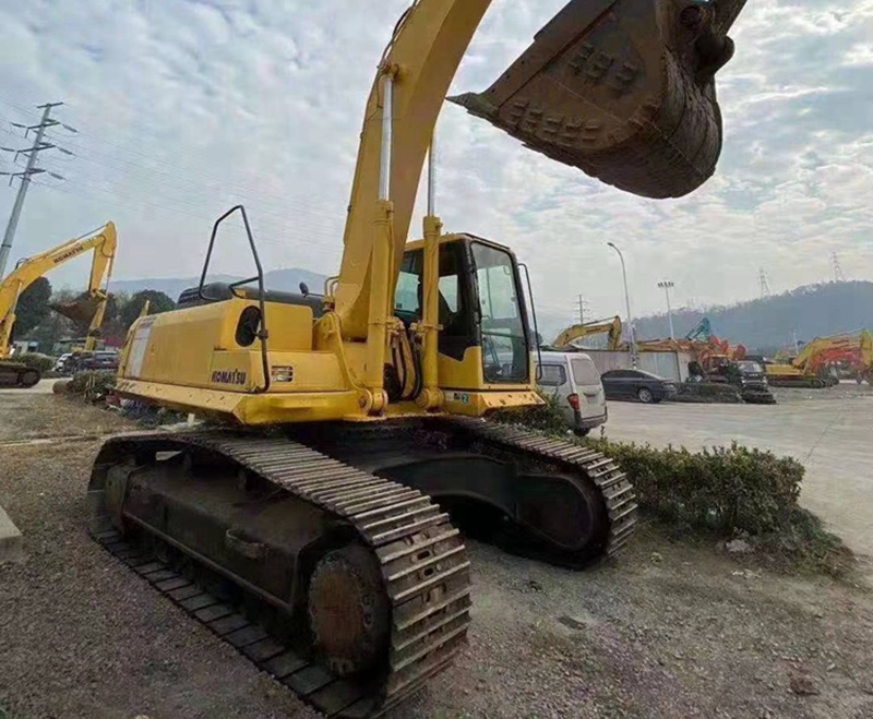 Komatsu PC360-7 excavator