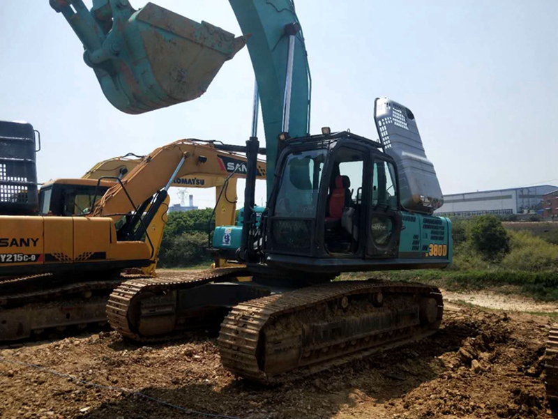 KOBELCO SK380D excavator