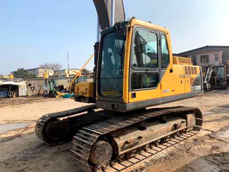 Volvo EC210BLC excavator