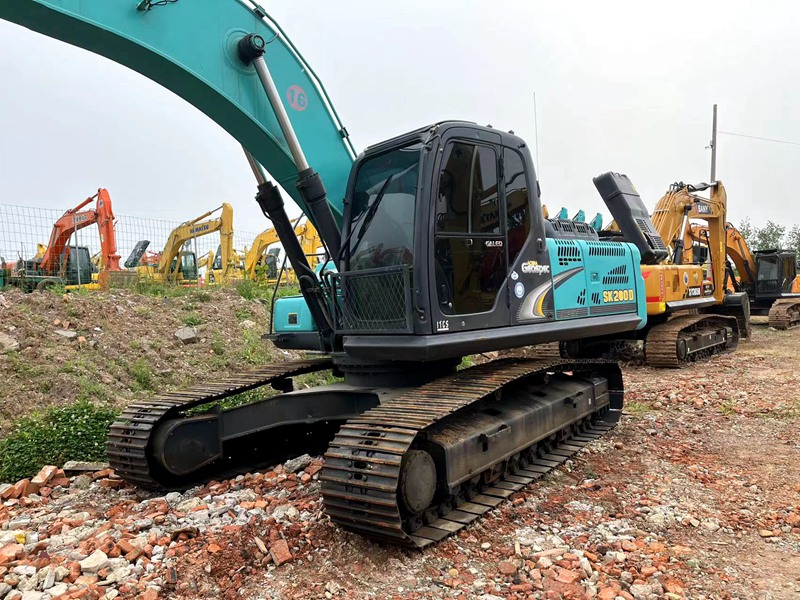 Kobelco SK260 excavator