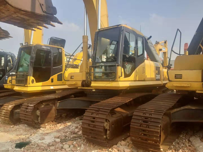 Komatsu PC270 excavator