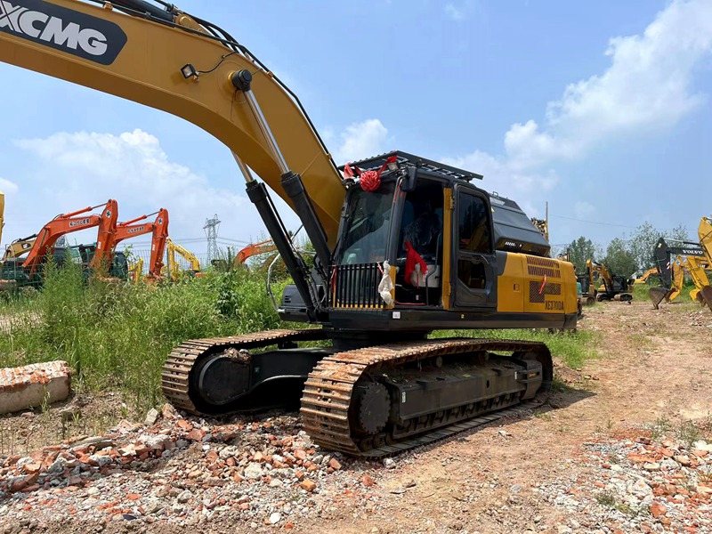 XCMG370D excavator