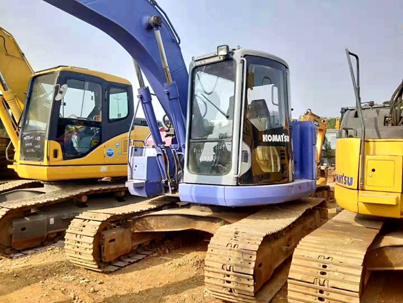 Komatsu PC128US excavator