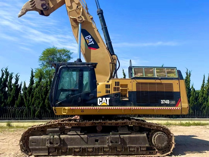 Caterpillar CAT374D excavator