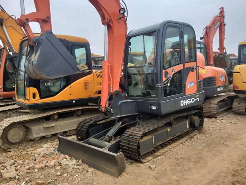 Doosan DH60-7 excavator