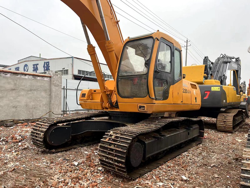 Hyundai R220 excavator