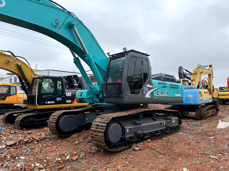 Kobelco SK480 excavator