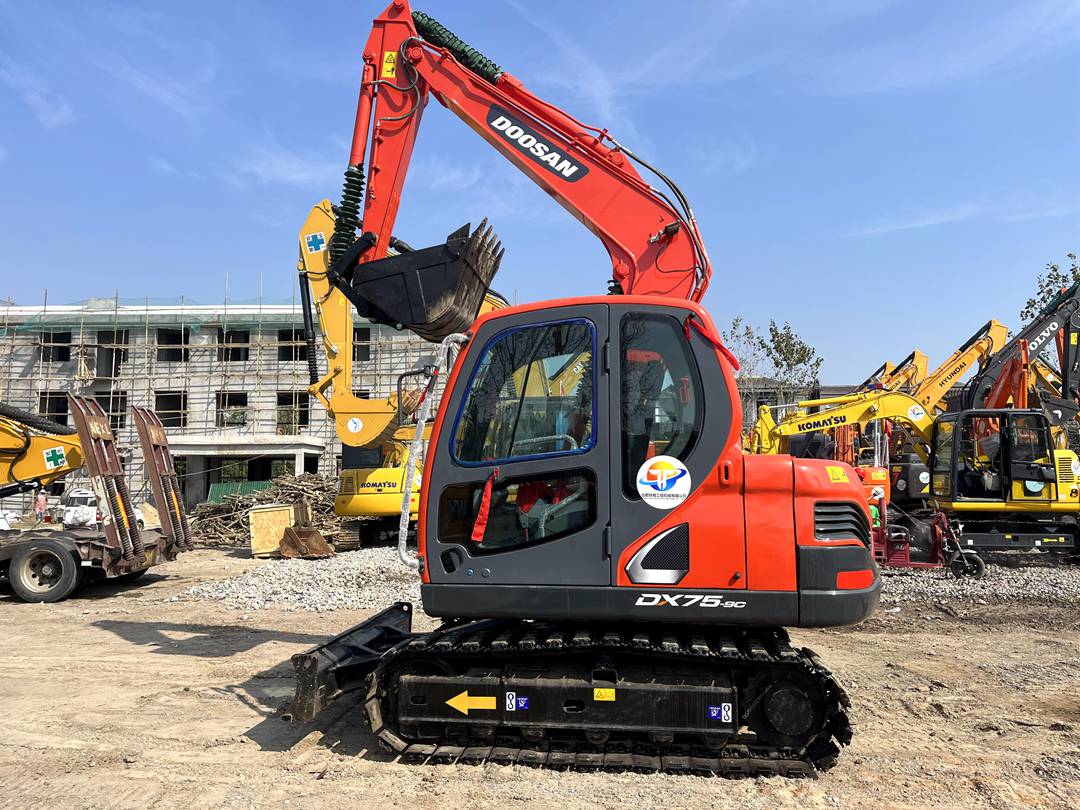 Doosan DX75 excavator