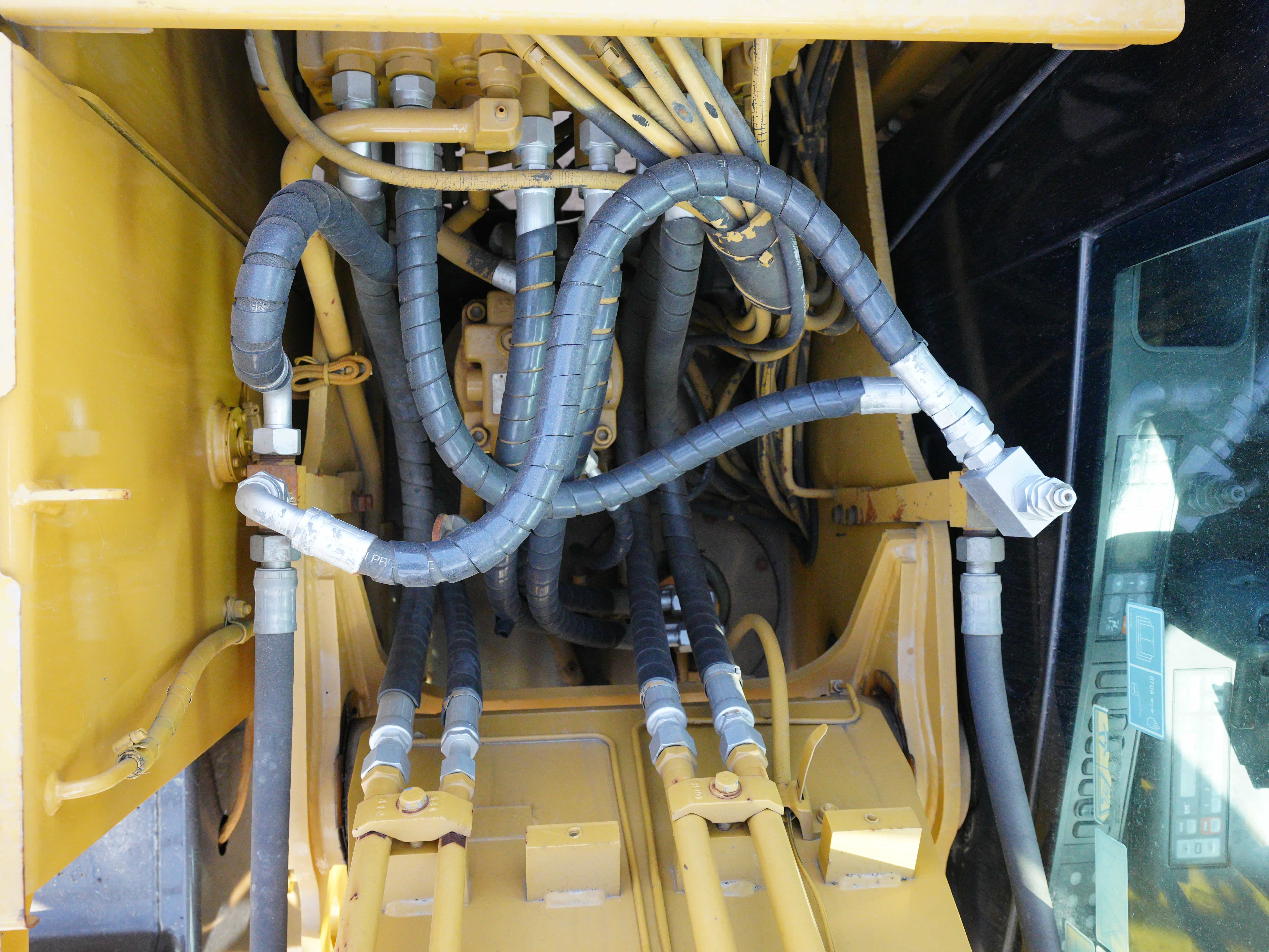 Used Caterpillar CAT315D2GC excavator with ultra-low working hours and stable performance crawler excavator for sale