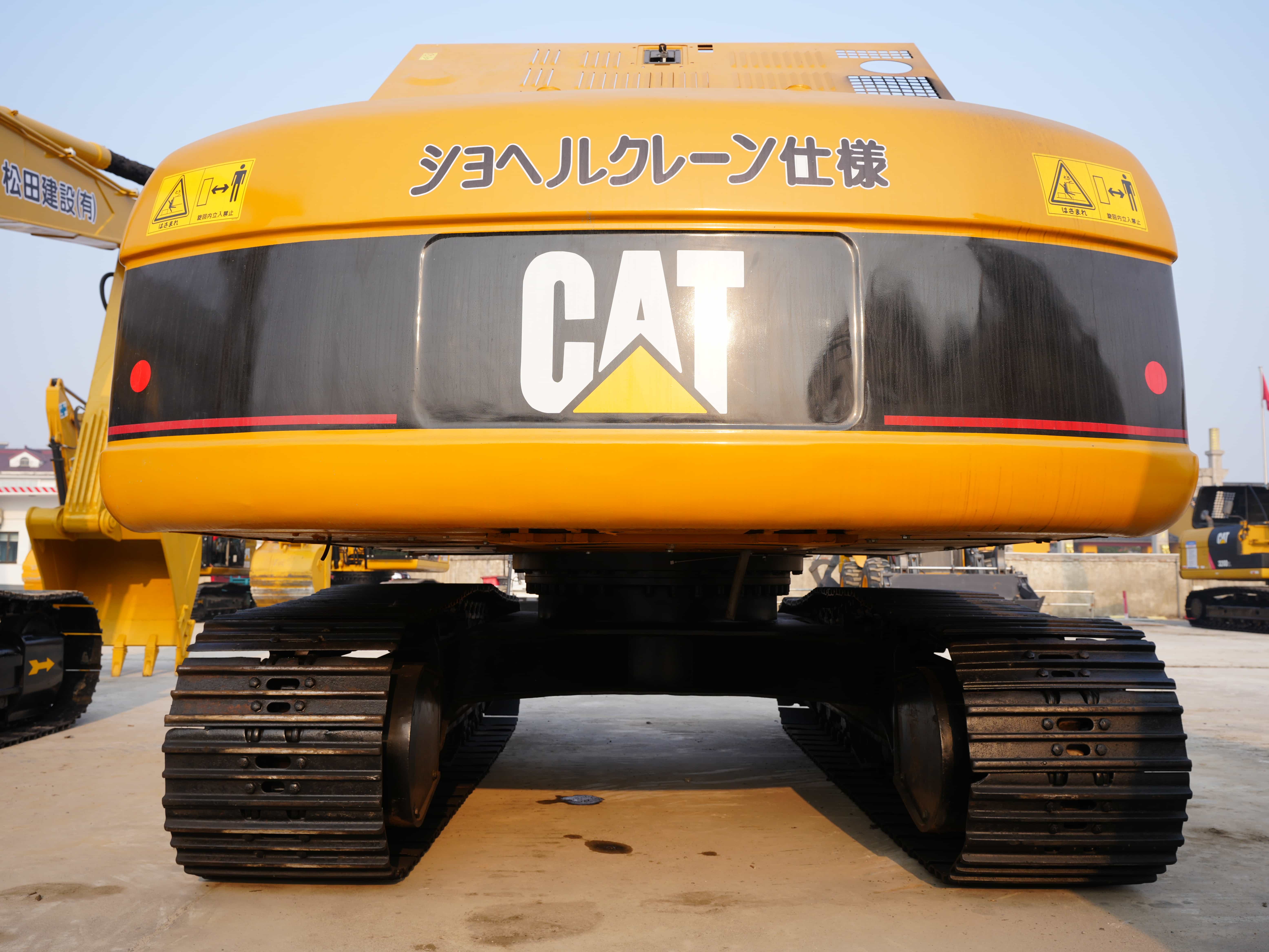 100% Caterpillar CAT320C excavator made in Japan for sale at a very low price