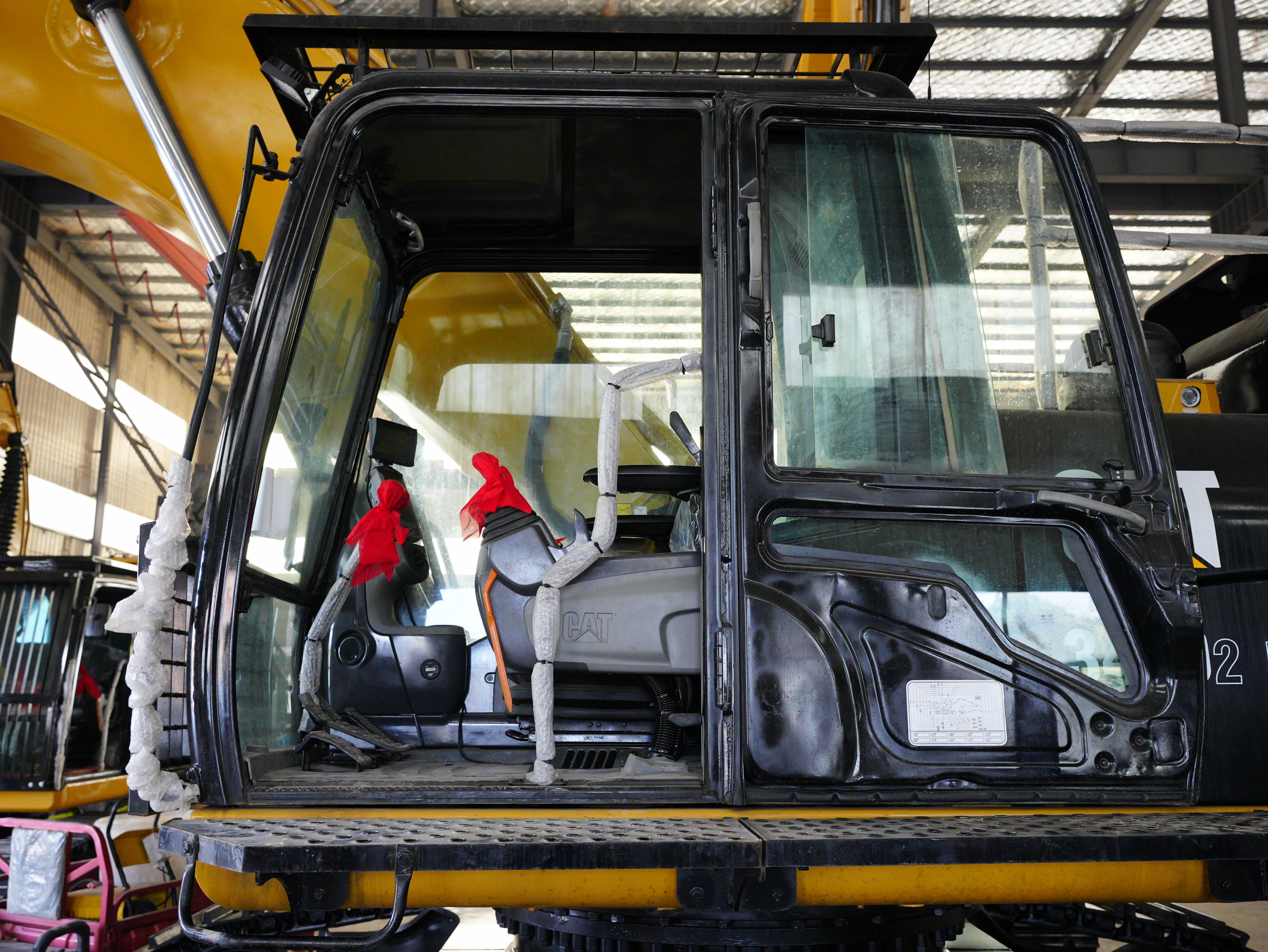 Heavy machinery Caterpillar CAT340D2L excavator absolutely good price