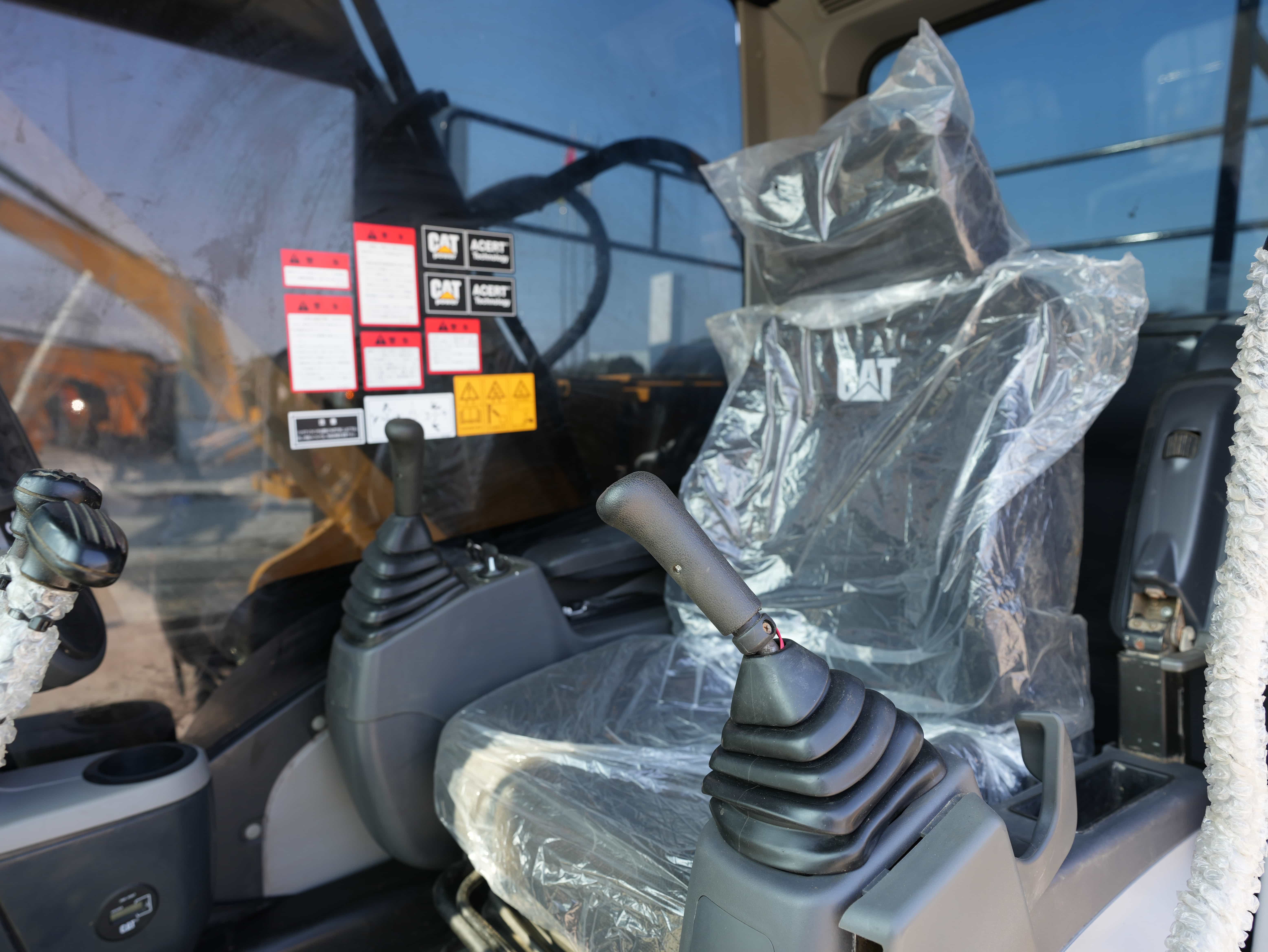 Good condition used Caterpillar CAT320D2L excavator high quality for sale