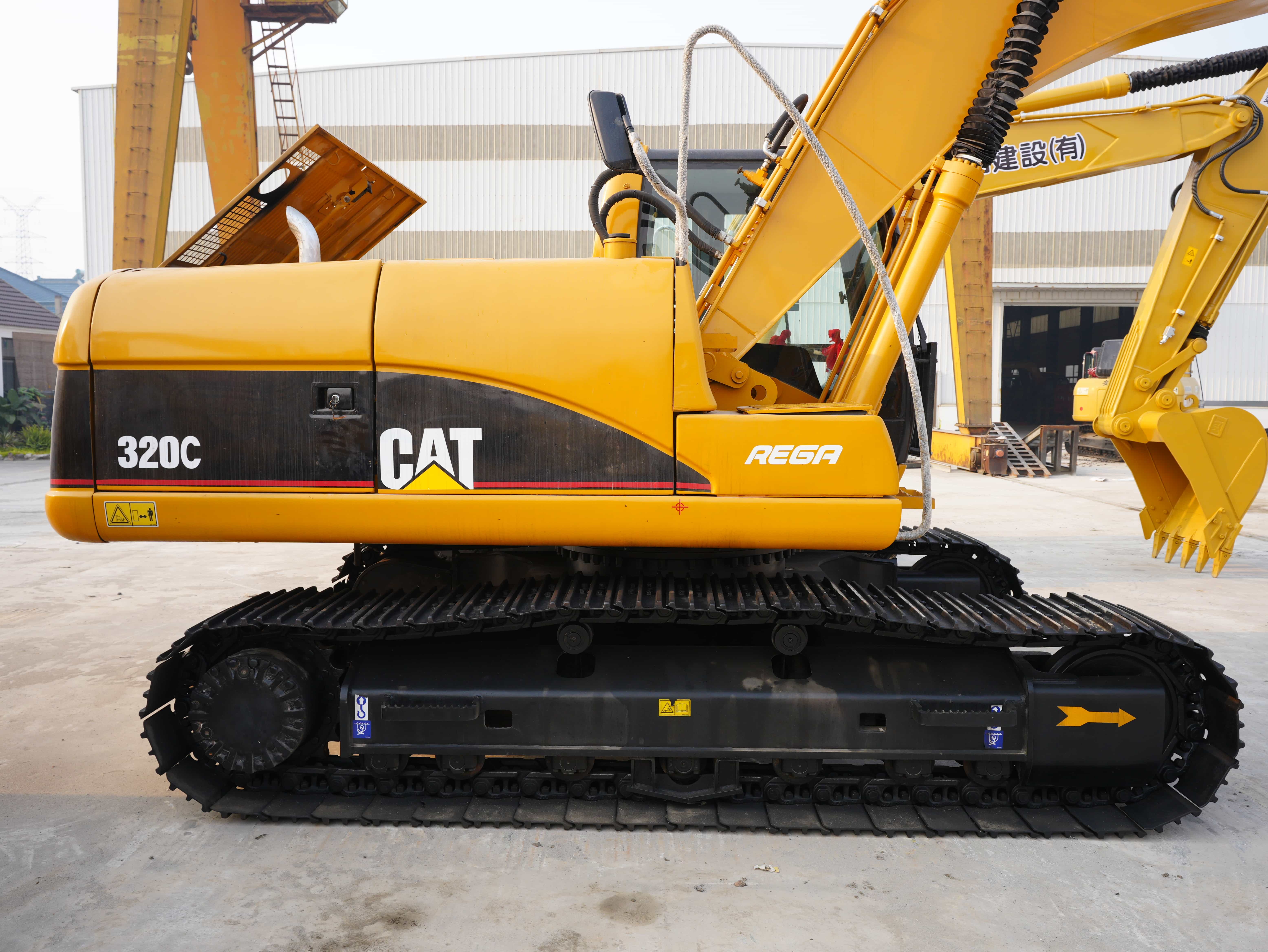 100% Caterpillar CAT320C excavator made in Japan for sale at a very low price