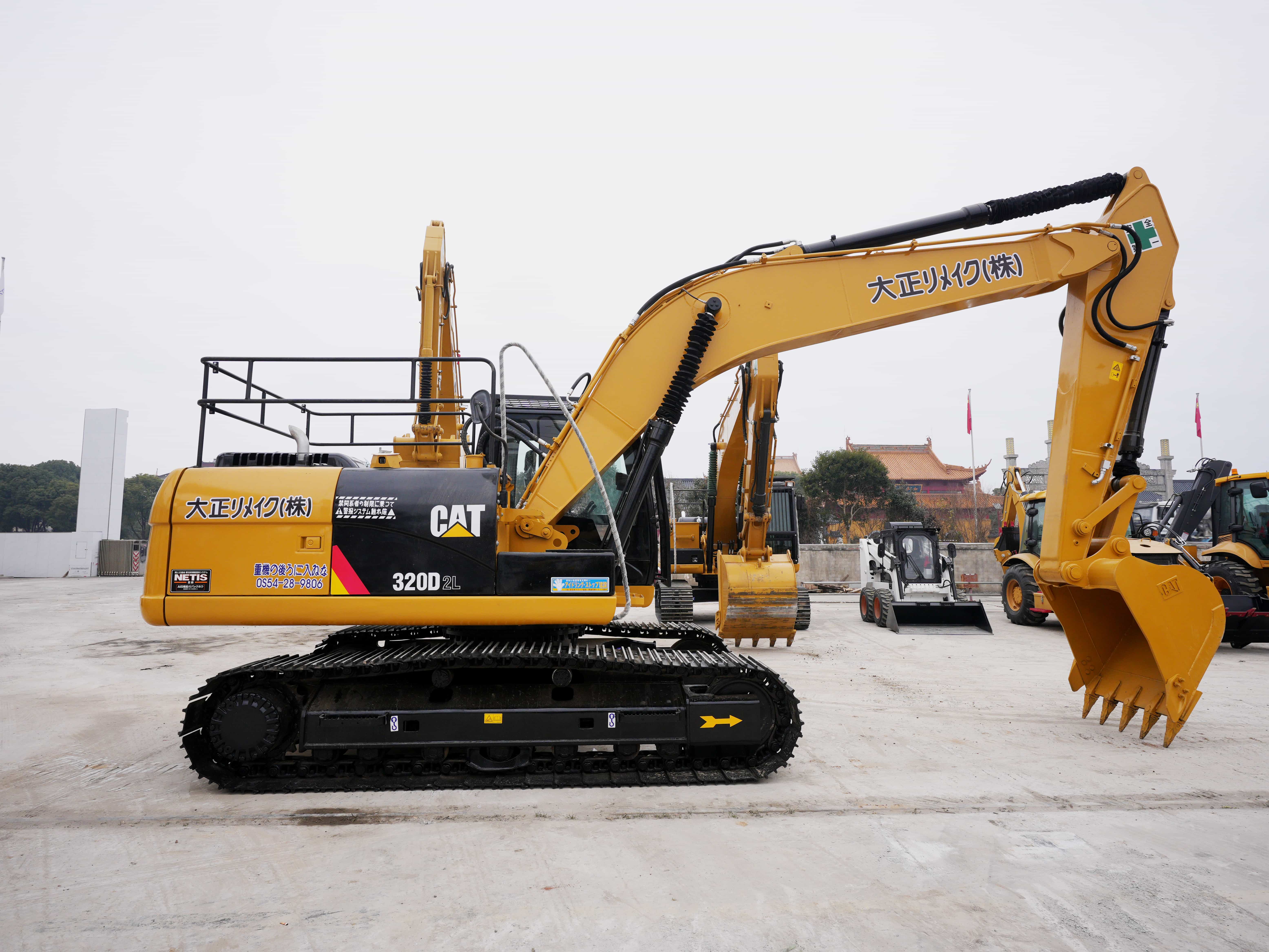 CAT 320 D