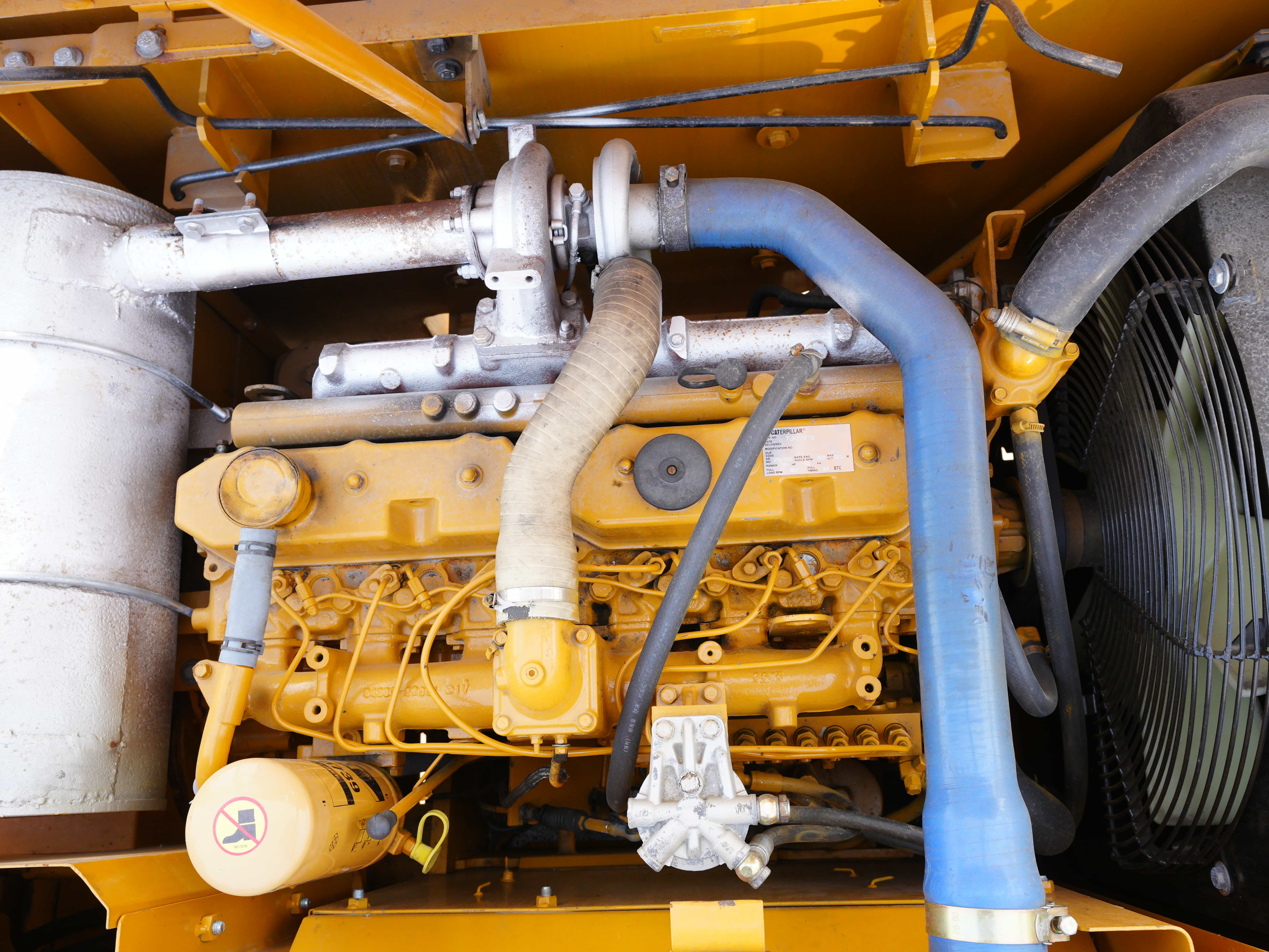 100% Caterpillar CAT320C excavator made in Japan for sale at a very low price