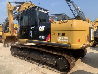CAT 323D Excavator