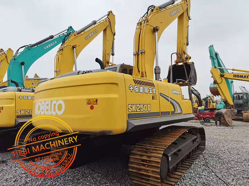 Kobelco SK250D Excavator