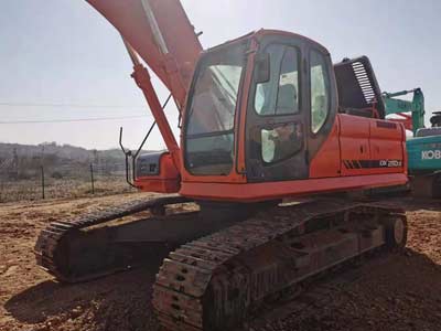 Doosan DX260LC Excavator