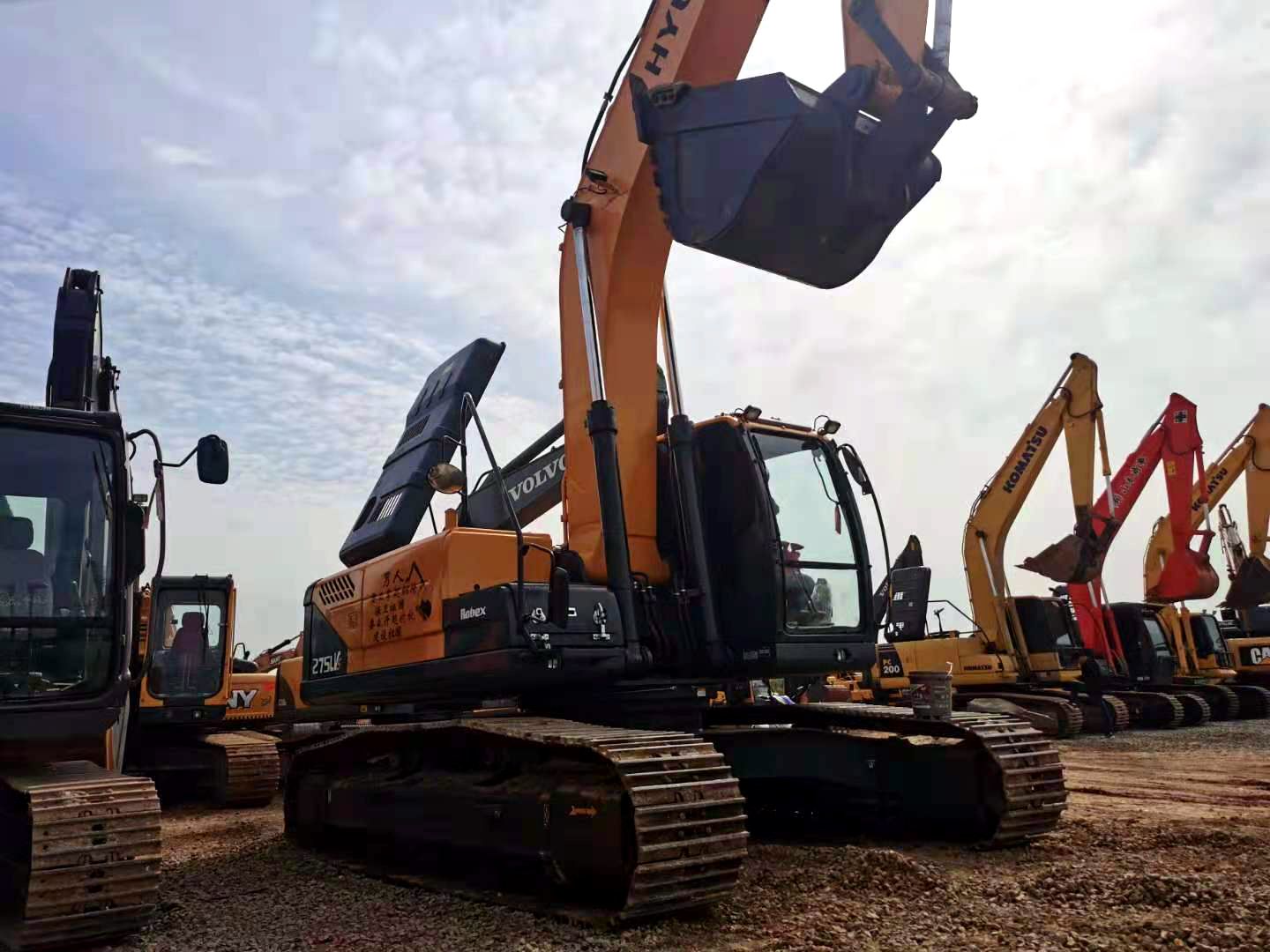 Hyundai R275VS excavator