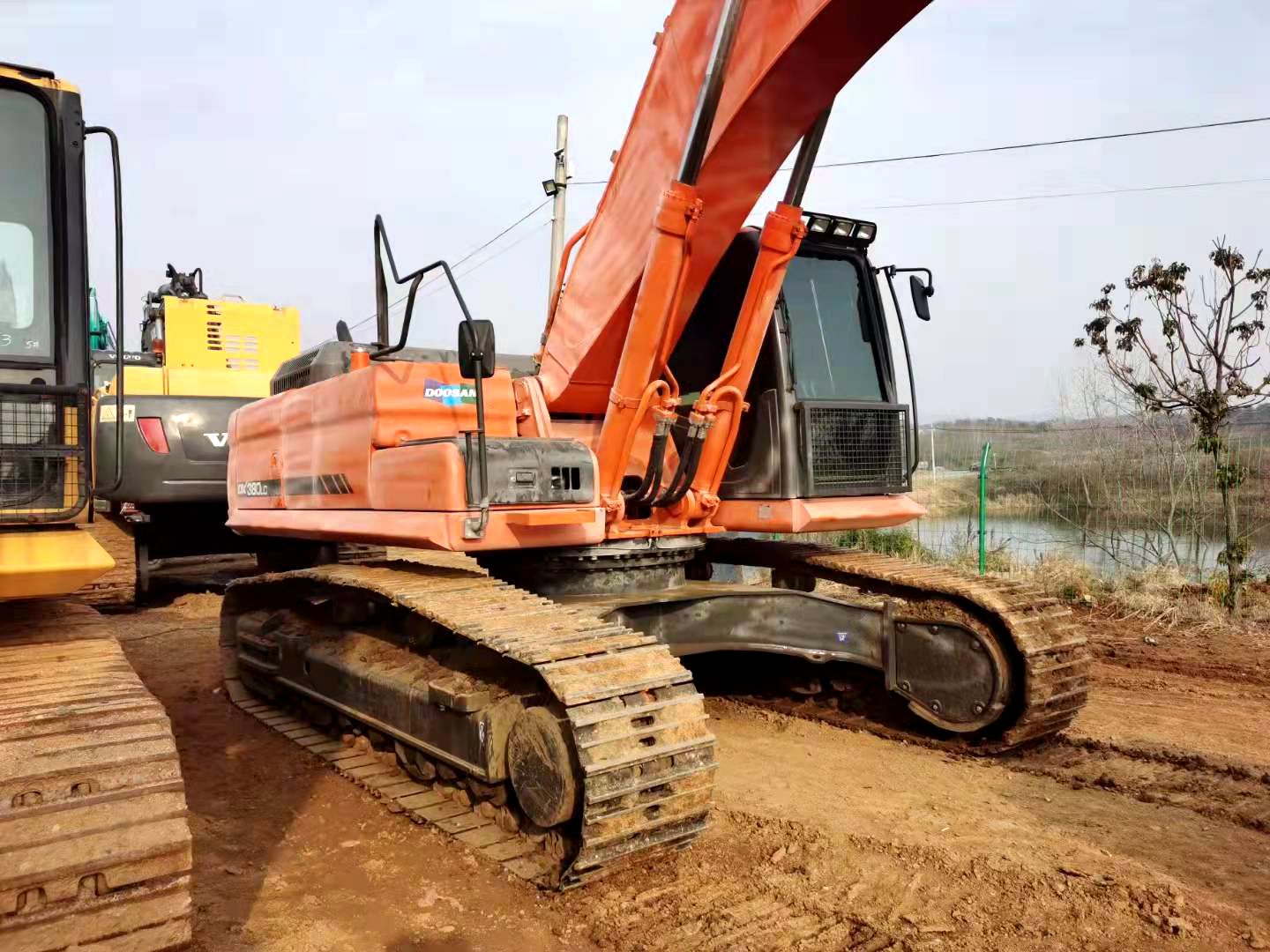 Doosan dx380 excavator