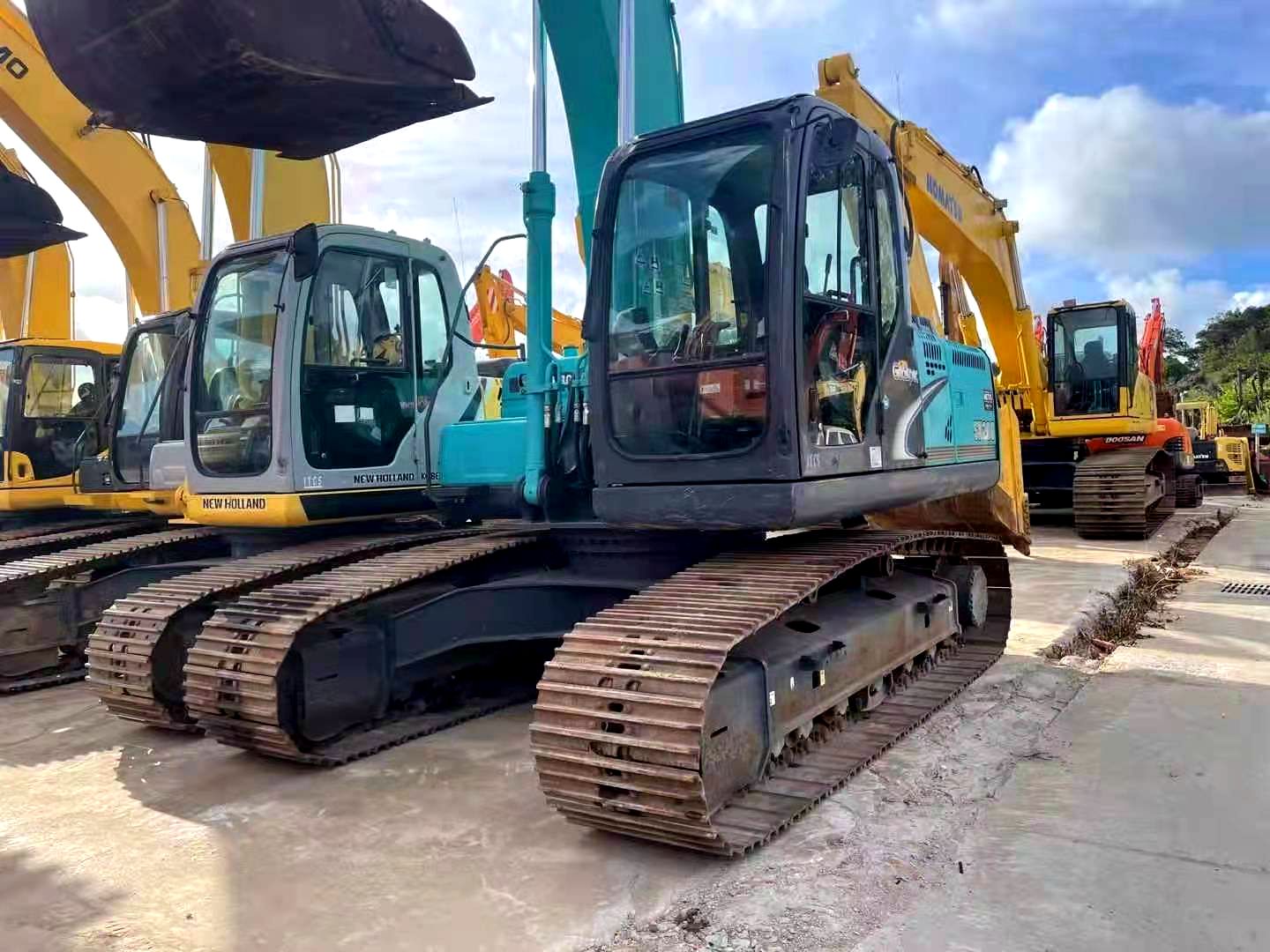 kobelco SK200-8 excavator