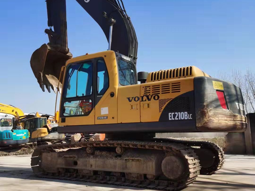 Volvo EC210BLC excavator
