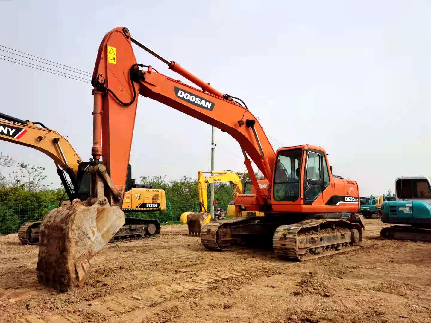 Doosan DH220lc-7 excavator