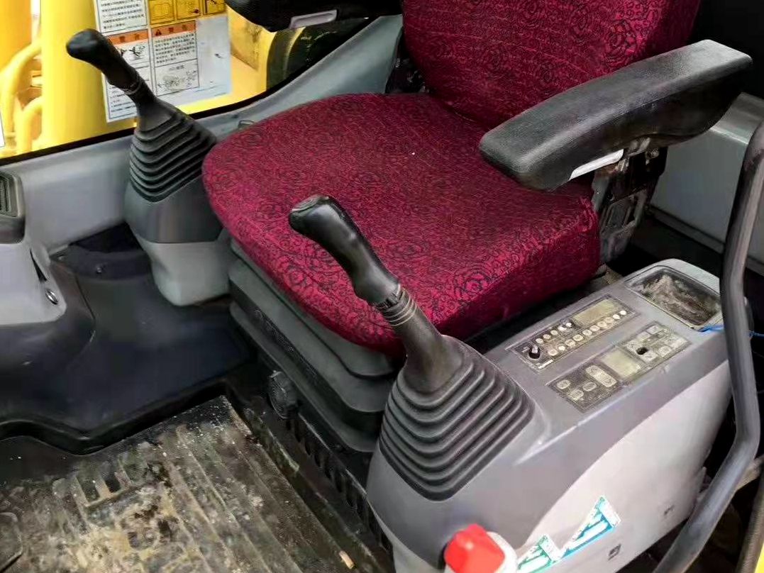 Used Komatsu pc220-7 excavator top performance quality low price