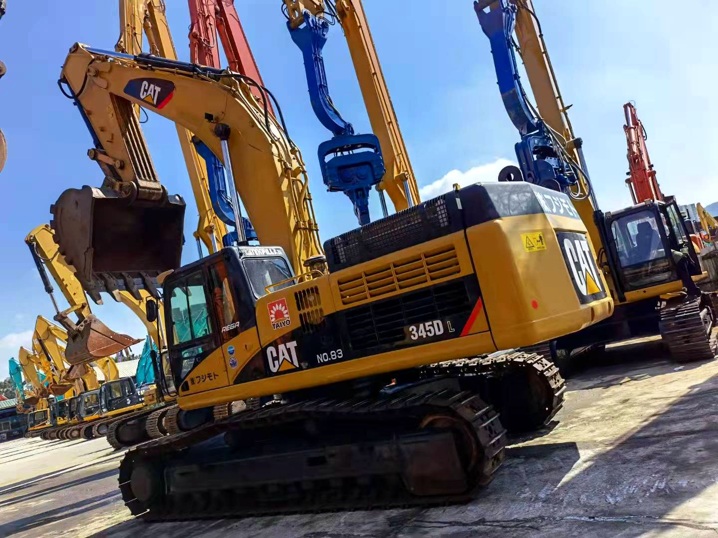 Used Caterpillar cat345dl excavator is on sale worldwide at a low price