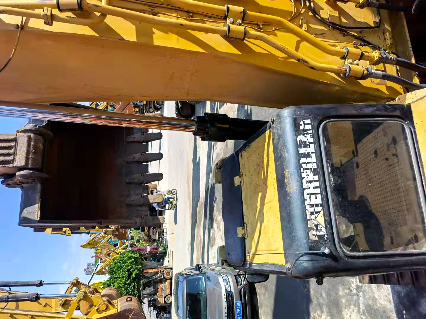 Used Caterpillar cat345dl excavator is on sale worldwide at a low price