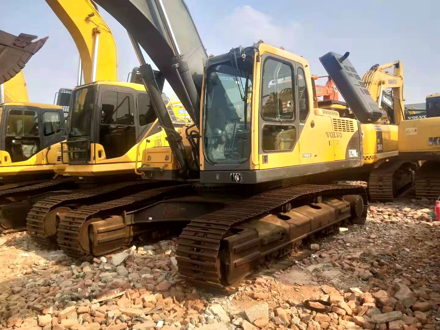 Volvo EC290BLC excavator