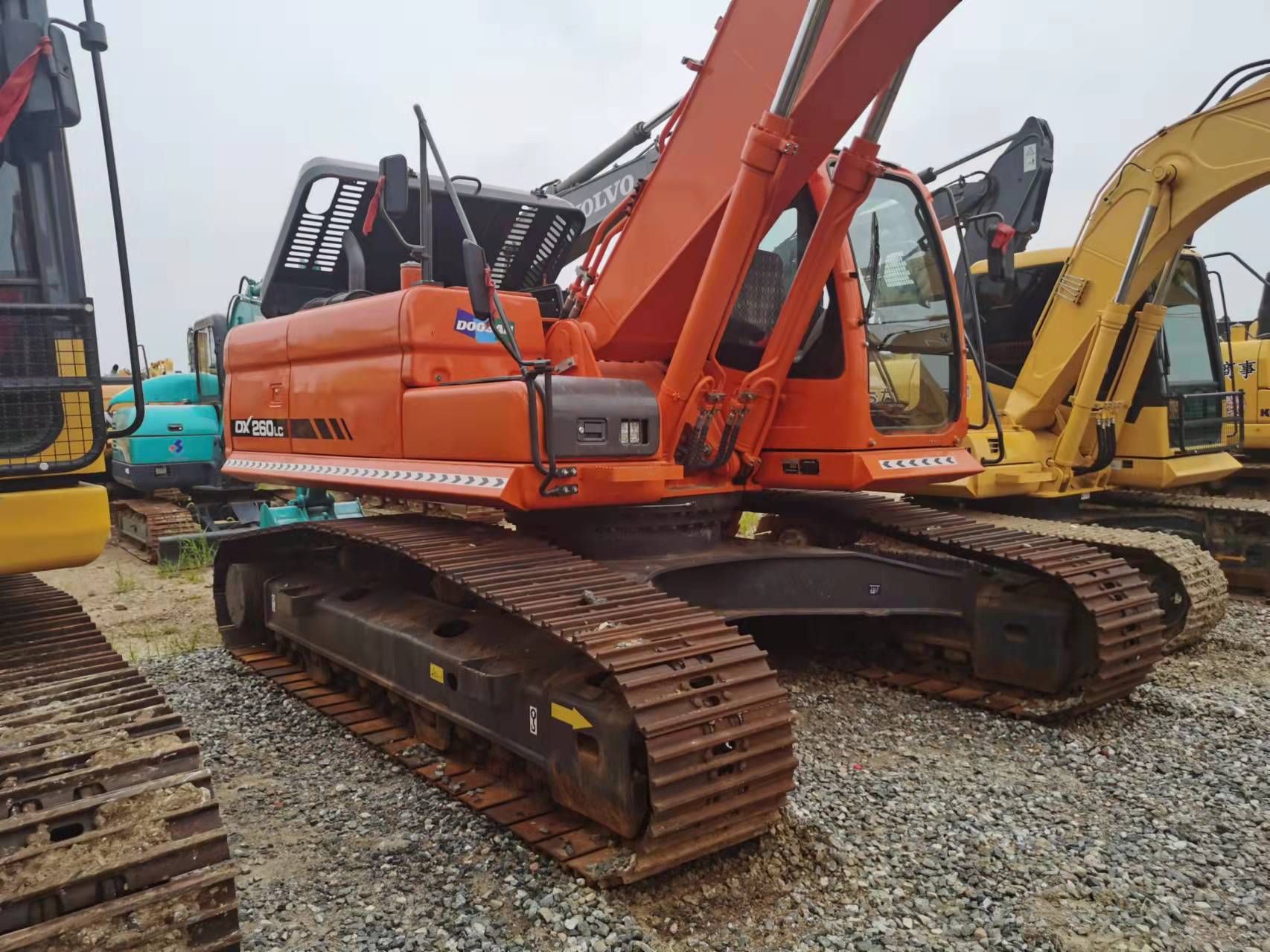 doosan dx260 excavator